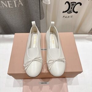 Miu Miu Women's White Ballet Flats💕